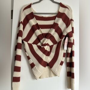 NASHVILLE BOUTIQUE sweater with detailing on the back